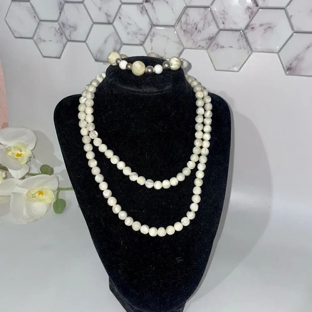 Elegant White Pearl Necklace and Bracelet Set